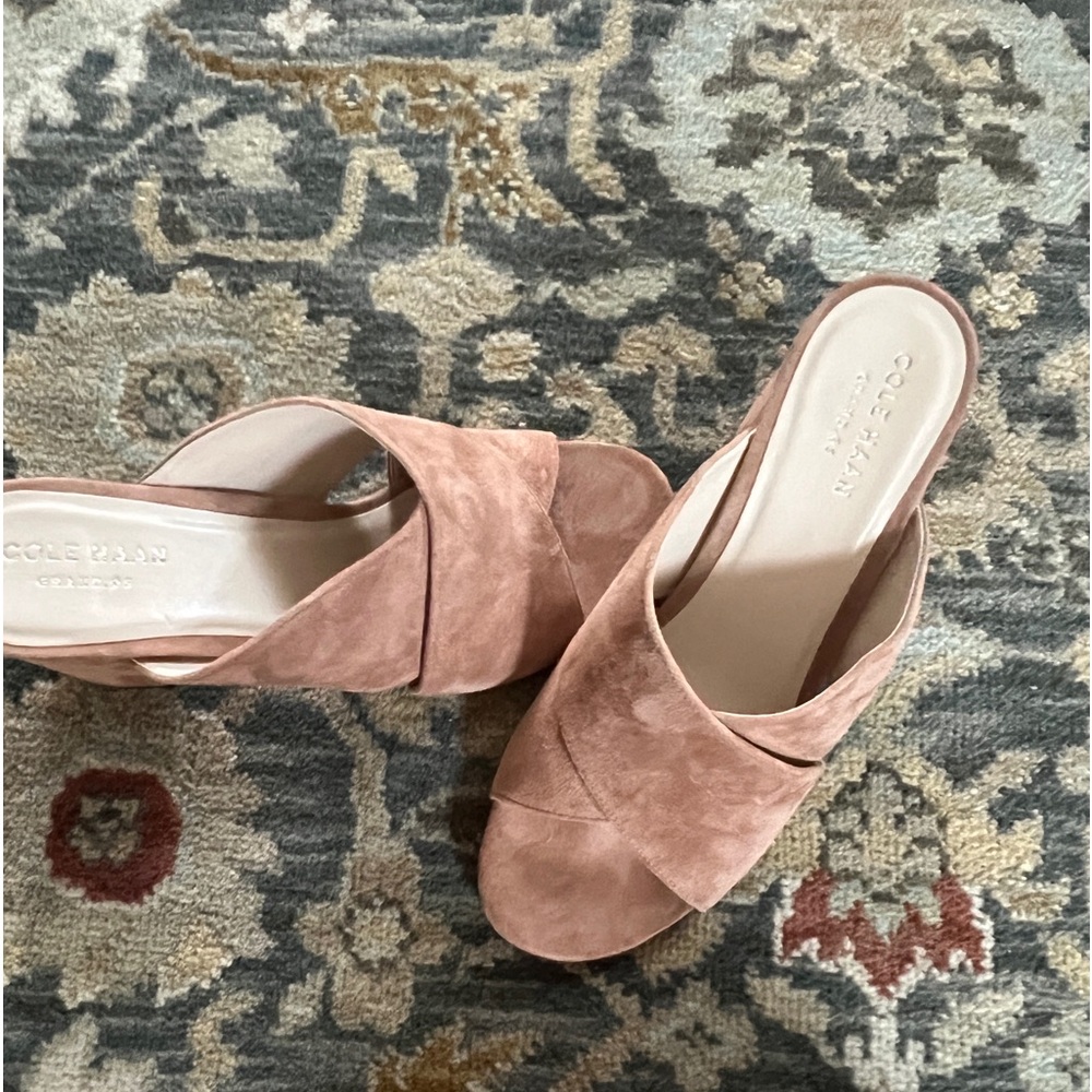 Suede Cole Haan size 6B, never worn